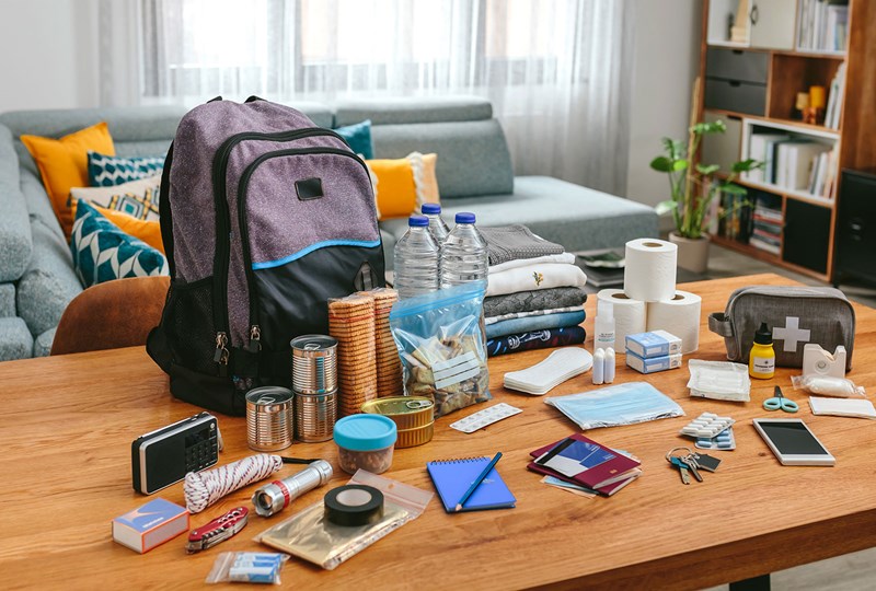Items to keep in an emergency kit at home